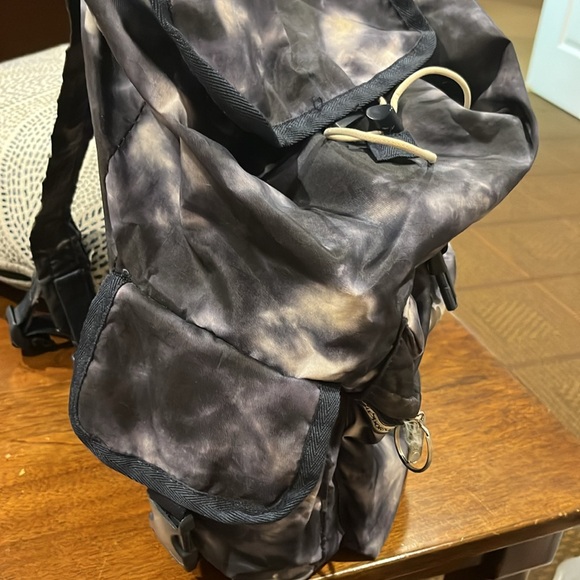 LeSportsac Navy Blue Tie Dye Backpack - Picture 4 of 4
